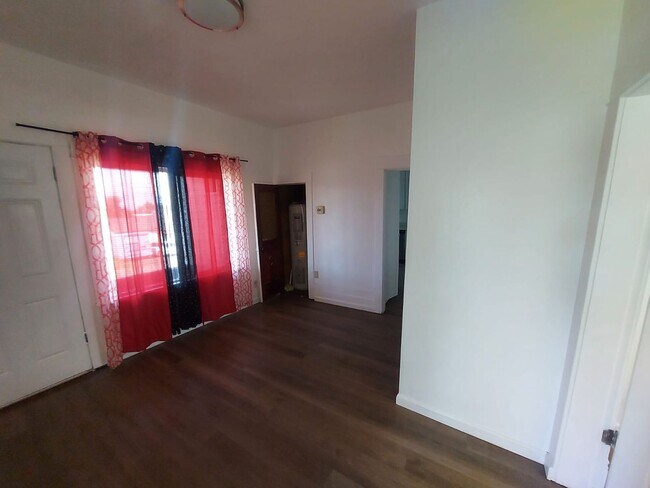 Building Photo - Charming Tacoma Home on a Peaceful Corner Lot!