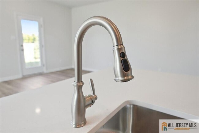 Building Photo - 25 Elliot Ln