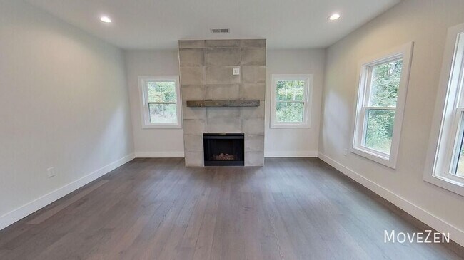 Building Photo - 4110 Whispering Oaks Dr