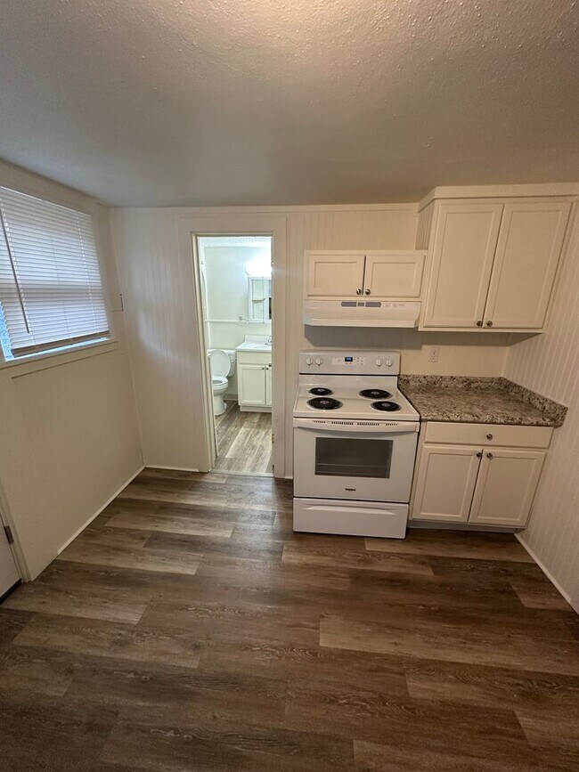 Building Photo - RD1118