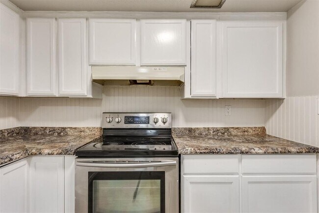 Building Photo - 2908 SW 62nd St