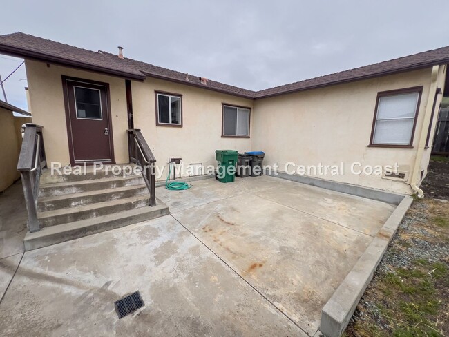 Building Photo - AVAILABLE MAY - 3 Bed / 2 Bath Cayucos Home