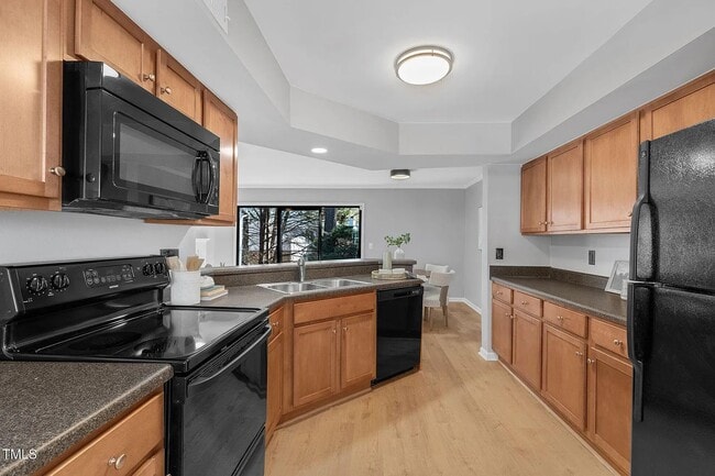 Building Photo - 7706 Falcon Rest Cir