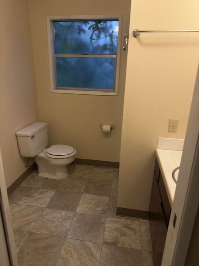 Building Photo - Large Lot With Tons of Privacy