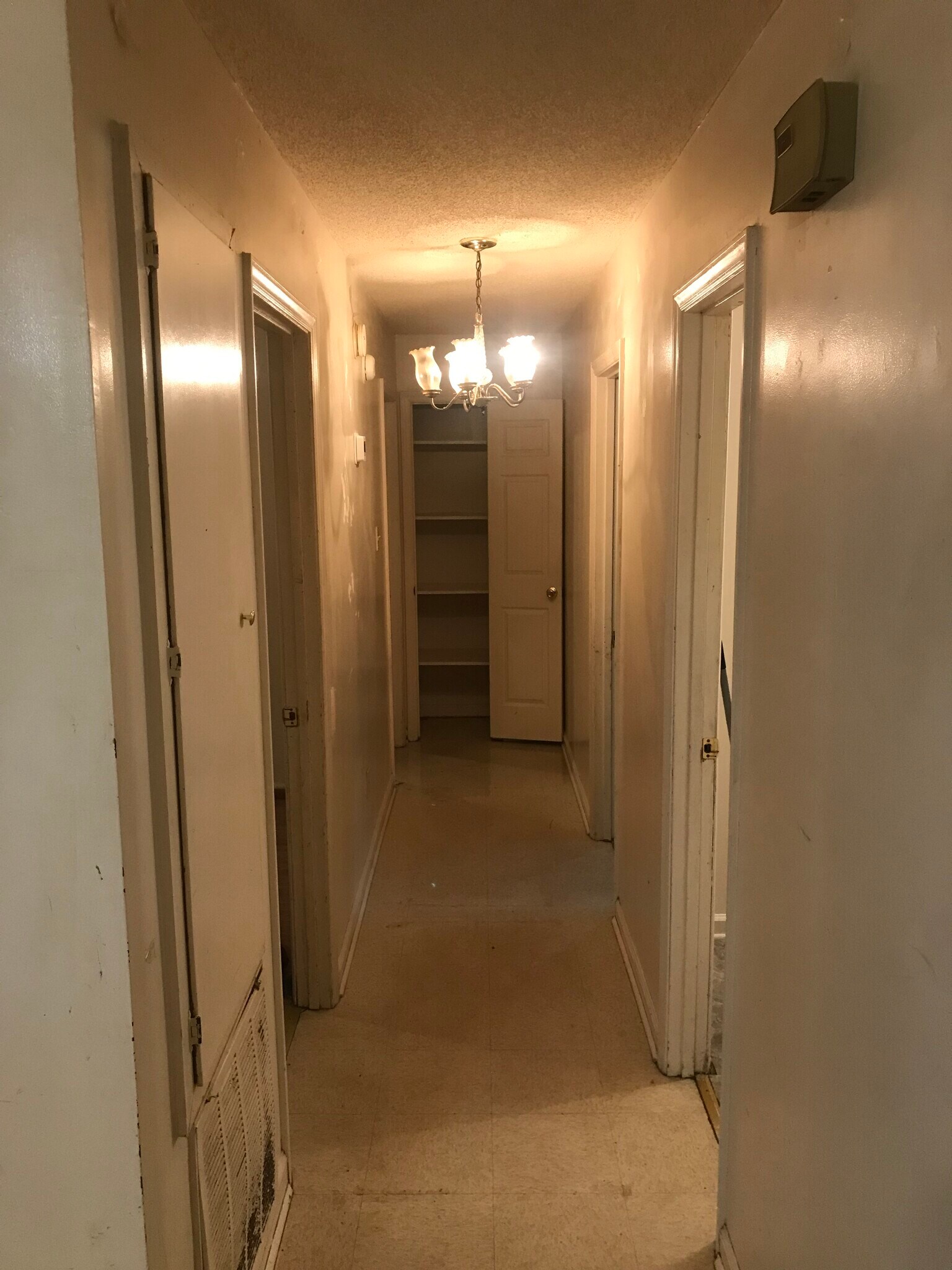 Building Photo - 1910 John Ct