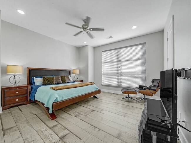 Building Photo - 1814 Thompson St