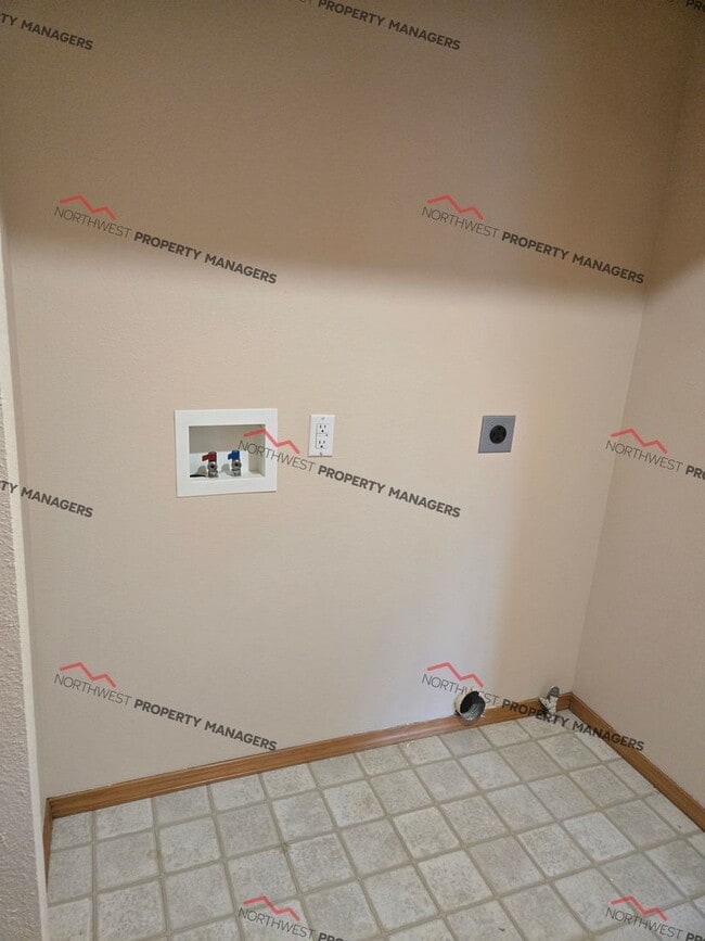 Building Photo - STATUS: AVAILABLE   | R188 | $2495