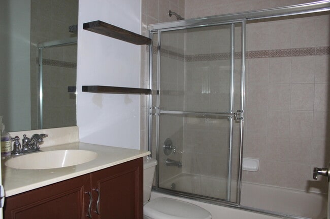 Building Photo - 7417 Brielle Dr