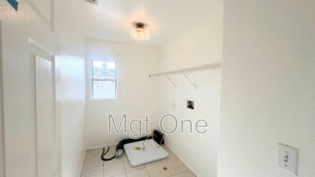 Building Photo - 15379 Avenida Fiesta