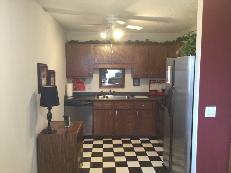 Full Kitchen - 26 W 10th St