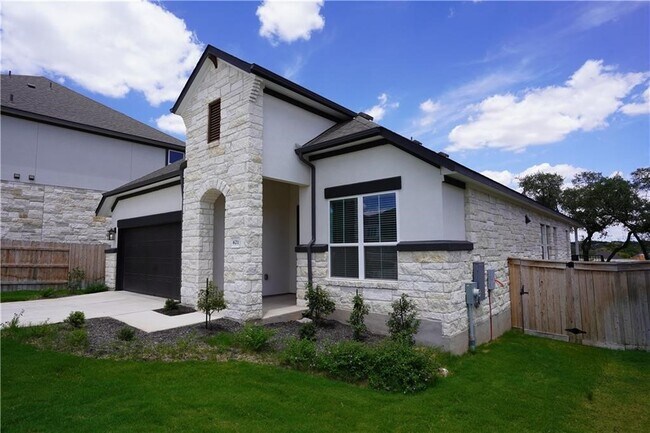 Building Photo - 621 Pinnacle View Dr
