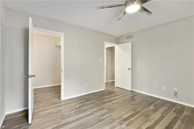 Building Photo - 901 Country Park Dr