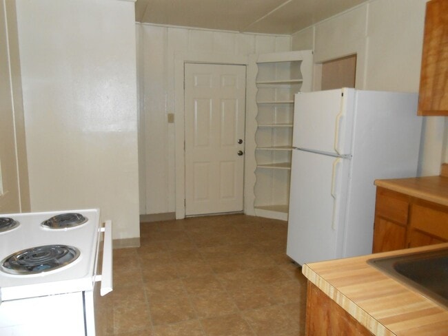 Building Photo - Cozy 2 bed and 1 bath in South Redding