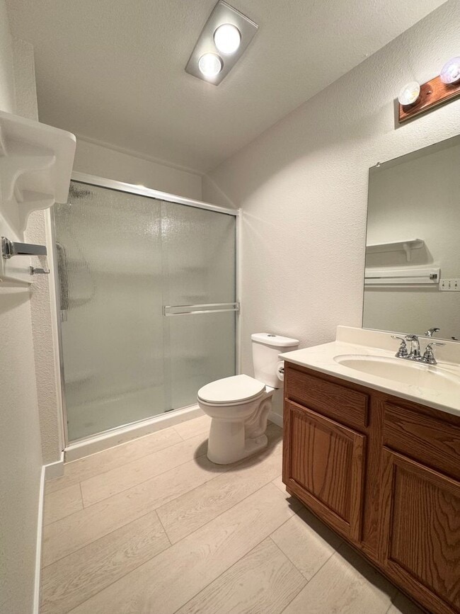 Building Photo - MOVE IN SPECIAL - $250 off First Month's Rent!