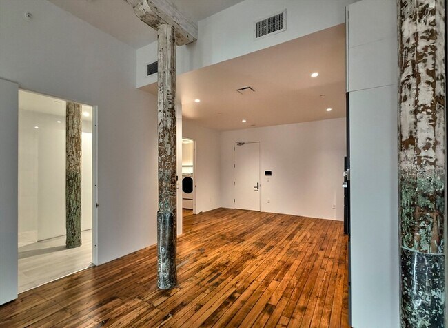 Building Photo - 520 State Rd