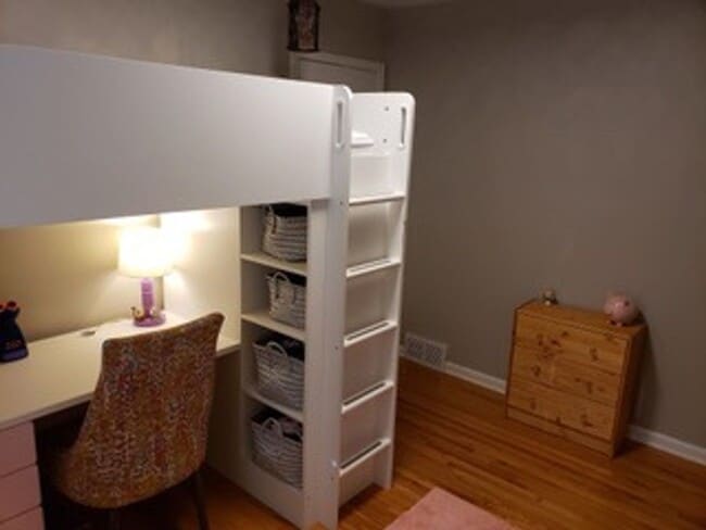 Building Photo - Stunning 4 bedroom rambler in beautiful Ro...