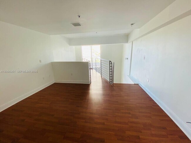 Building Photo - 6362 Collins Ave