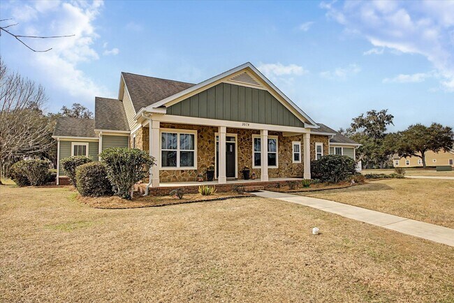 Building Photo - 3078 Dickinson Dr