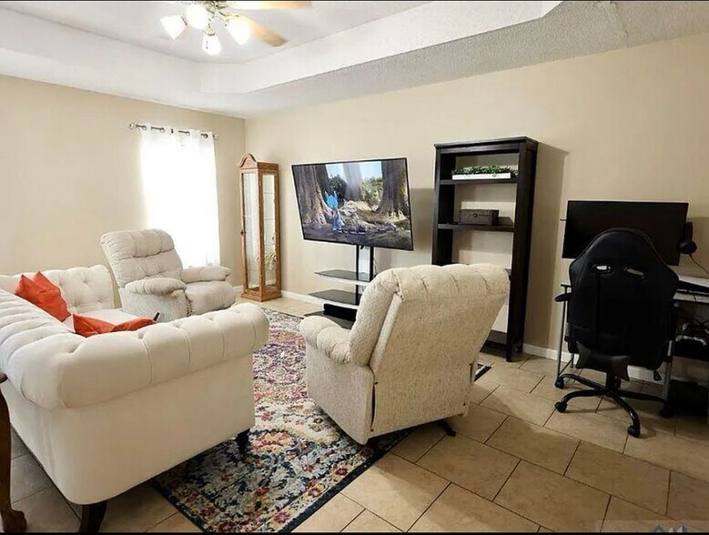 Building Photo - 355 L Kirth Dr