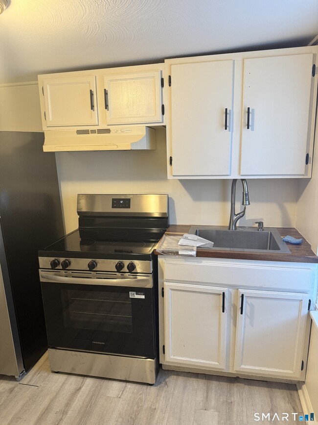 Building Photo - 55 Spring St