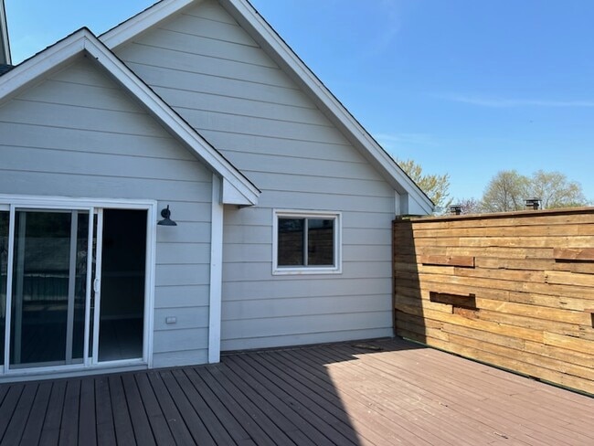 Building Photo - 17272 Fireside Ln