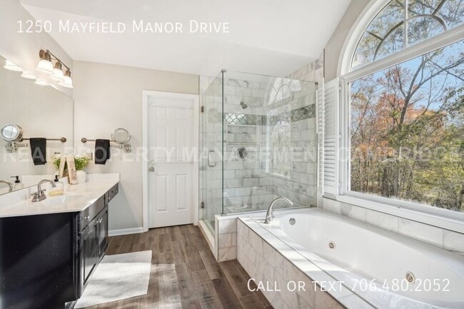 Building Photo - 1250 Mayfield Manor Dr