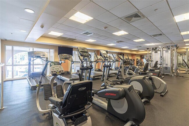 Building Photo - 511 SE 5 Ave