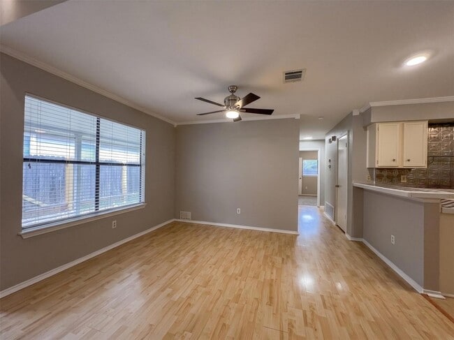 Building Photo - 13004 Campos Dr