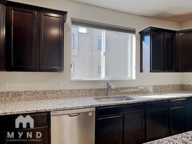 Building Photo - 2988 Silver River Ln