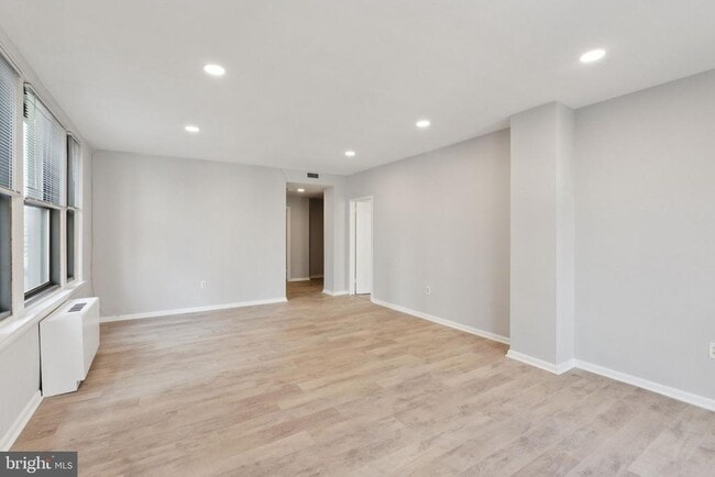 Building Photo - 135 S 19th St