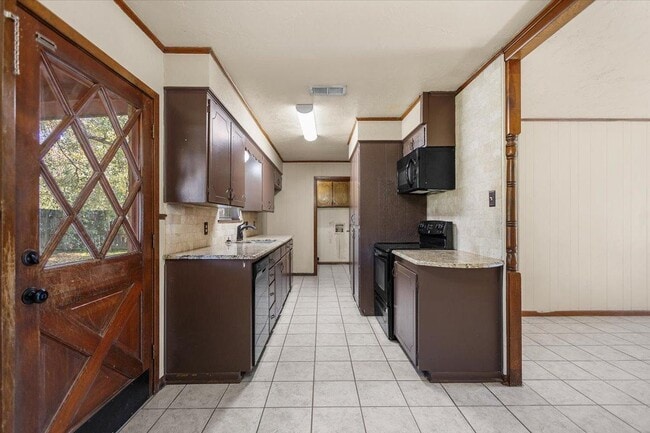 Building Photo - 914 Joel Dr