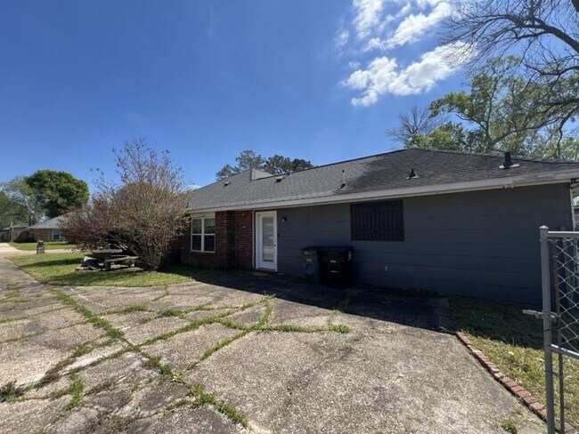 Building Photo - Spacious 5BR Home in Avalon – Dual Master Suites + Modern Updates!