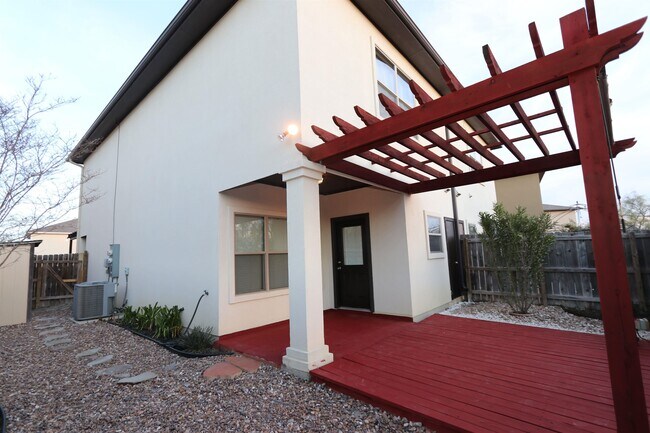 Building Photo - 5012 Lost Hills Trail