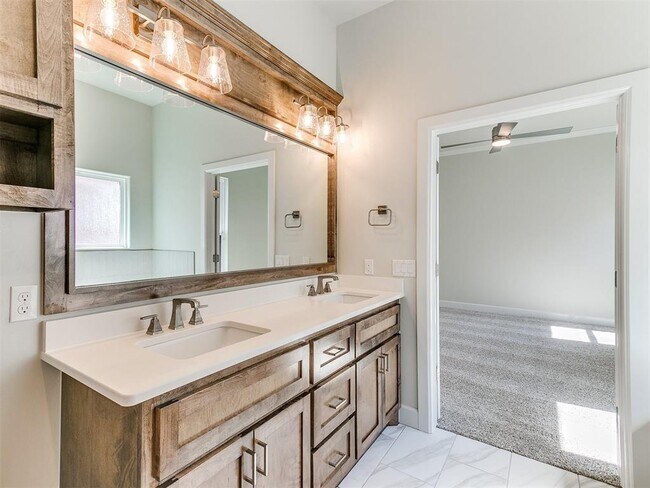 Building Photo - 13400 Sandoval Blvd