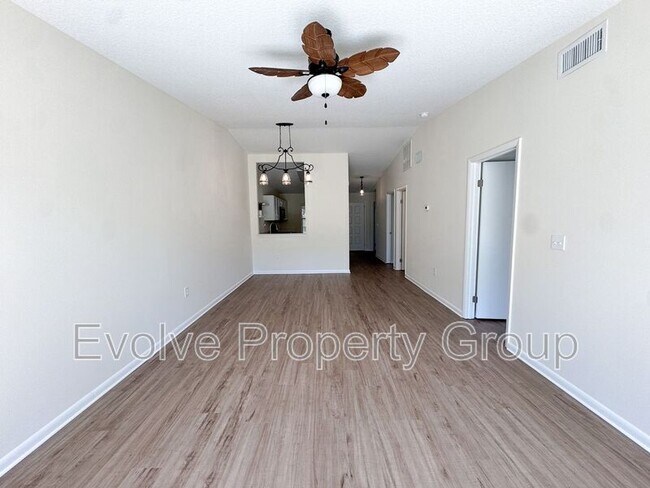 Building Photo - 10 Bren Mar Ln