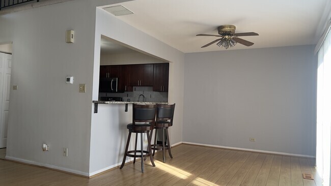 Building Photo - 385 Grissom Ct