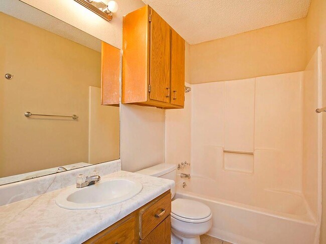 Building Photo - 126 Sandstone Dr