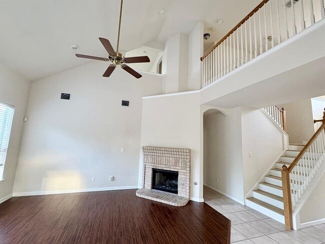 Building Photo - 2321 Clover Ridge Dr