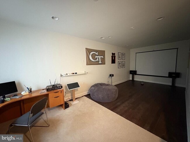 Building Photo - 202 Charles Ellis Dr