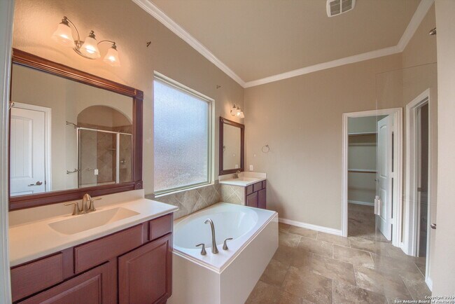 Building Photo - Gorgeous home in the elegant Stillwater Ranch Subdivision is available for immediate move-in.