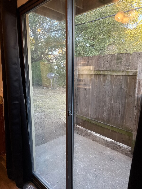 Building Photo - 616 S Mt Carmel St