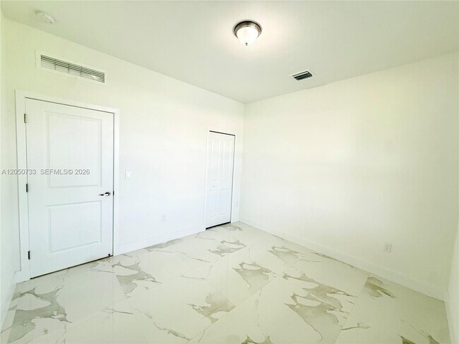 Building Photo - 32242 SW 194th Ave