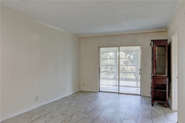 Building Photo - 1100 Ponce De Leon Cir
