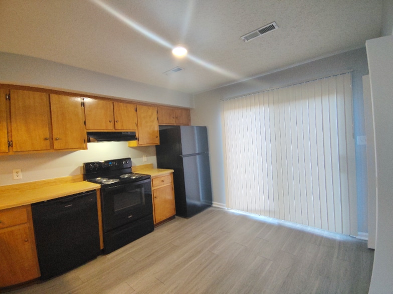 Building Photo - 4 Ferguson Dr