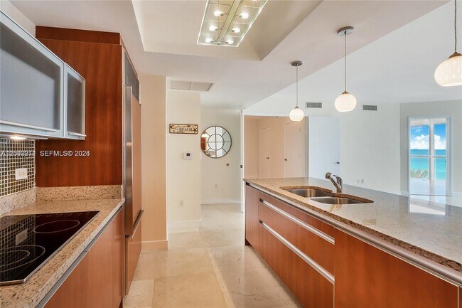 Building Photo - 17201 Collins Ave