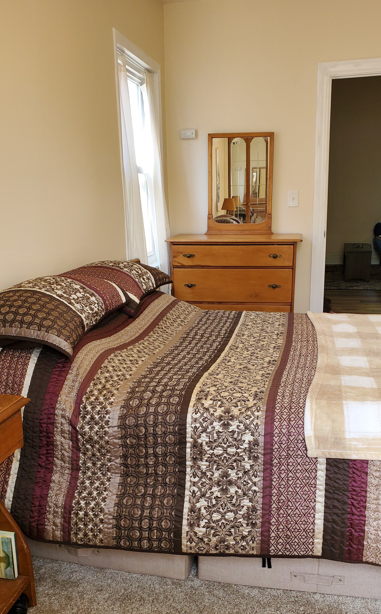 Bedroom - Easily fits full-size bed with frame - 11 Riverside Avenue