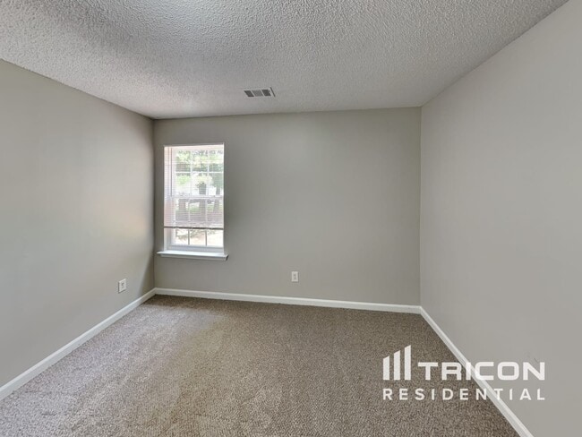 Building Photo - 78 Grandview Ln