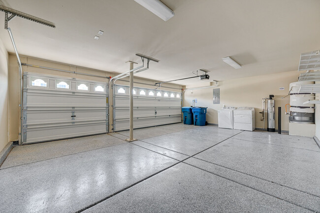 Building Photo - 706 Eros Ct