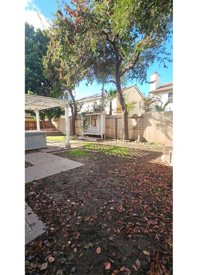 Building Photo - MOVE-IN SPECIAL 1/2 off 1st Months Rent!!! Spacious 4 Bedroom in Manteca!!! Ready