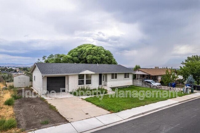 Building Photo - 450 Scenic Dr